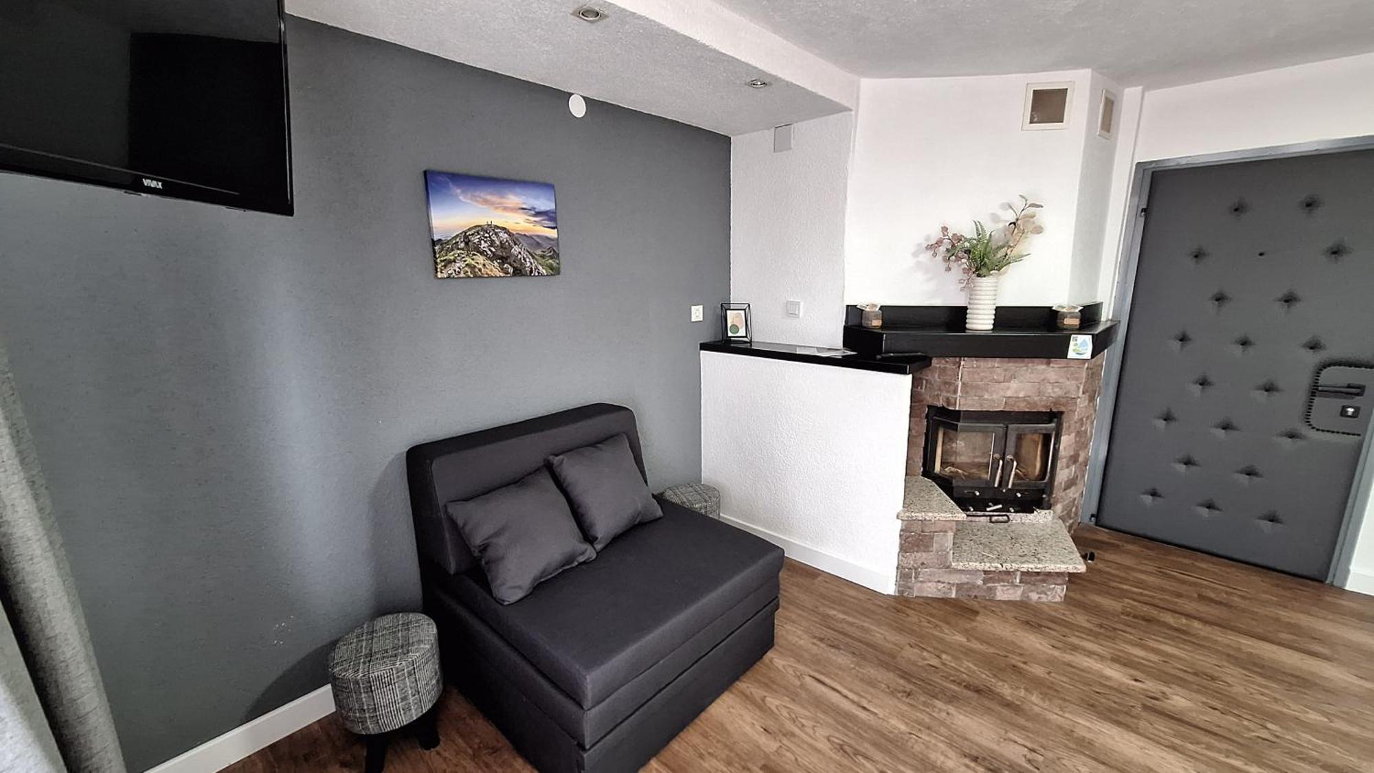 Apartments & Rooms Velebit Lovinac  Exterior foto