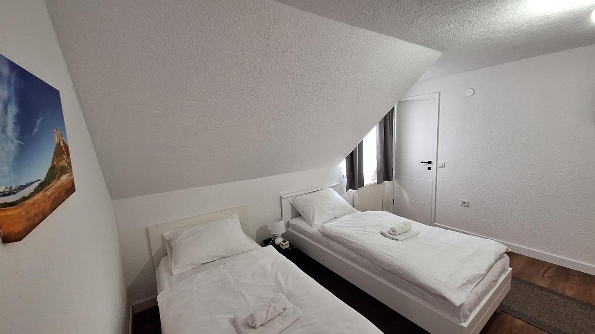 Apartments & Rooms Velebit Lovinac  Exterior foto