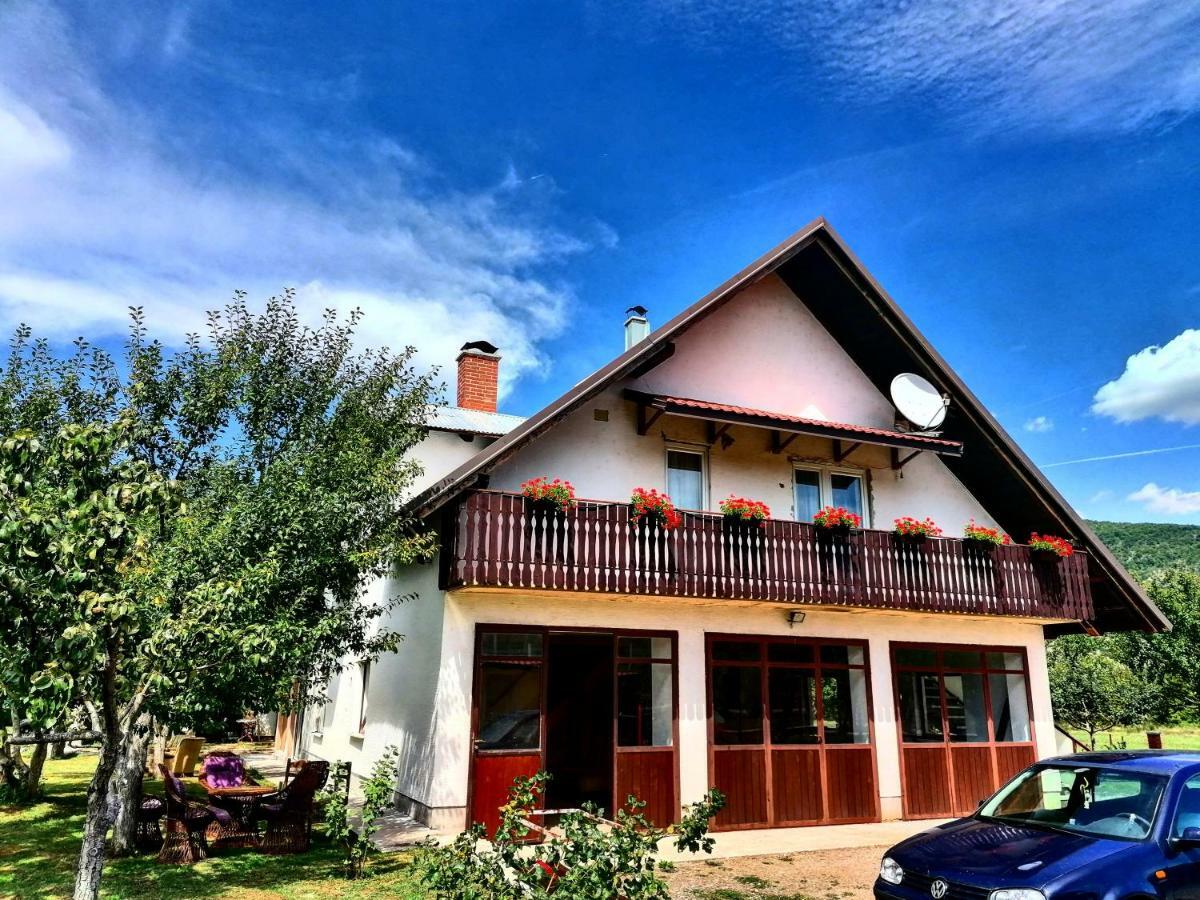 Apartments & Rooms Velebit Lovinac  Exterior foto